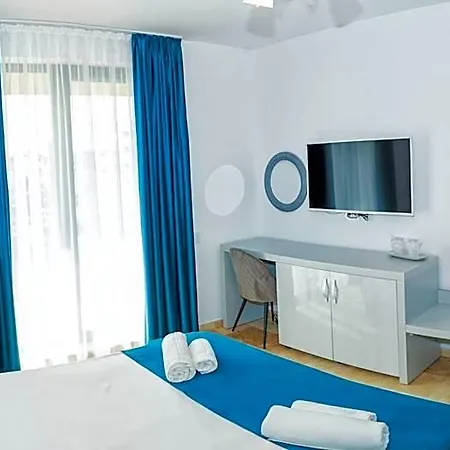 Hotel Roca Del Mar