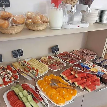 Roca Del Mar Hotel 3*